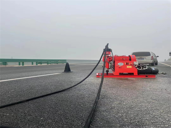 蓝山马路路基路面开裂下沉注浆加固灌浆