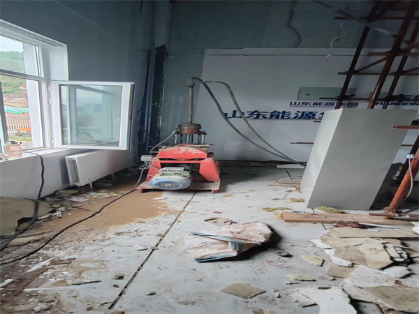 蓝山地基基础下沉墙体裂缝加固注浆顶升施工